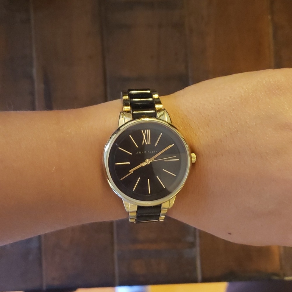 Black & gold watch
